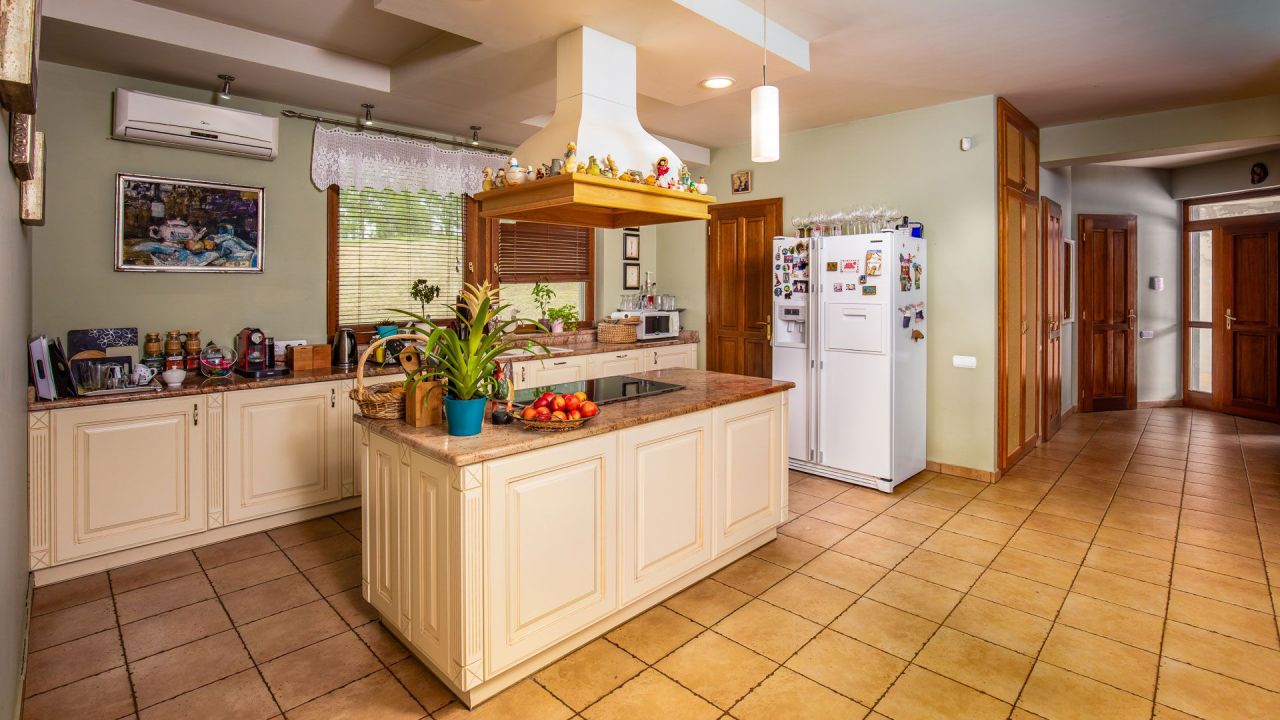 Villa in Siofok, Hungary, 950 m² - picture 8