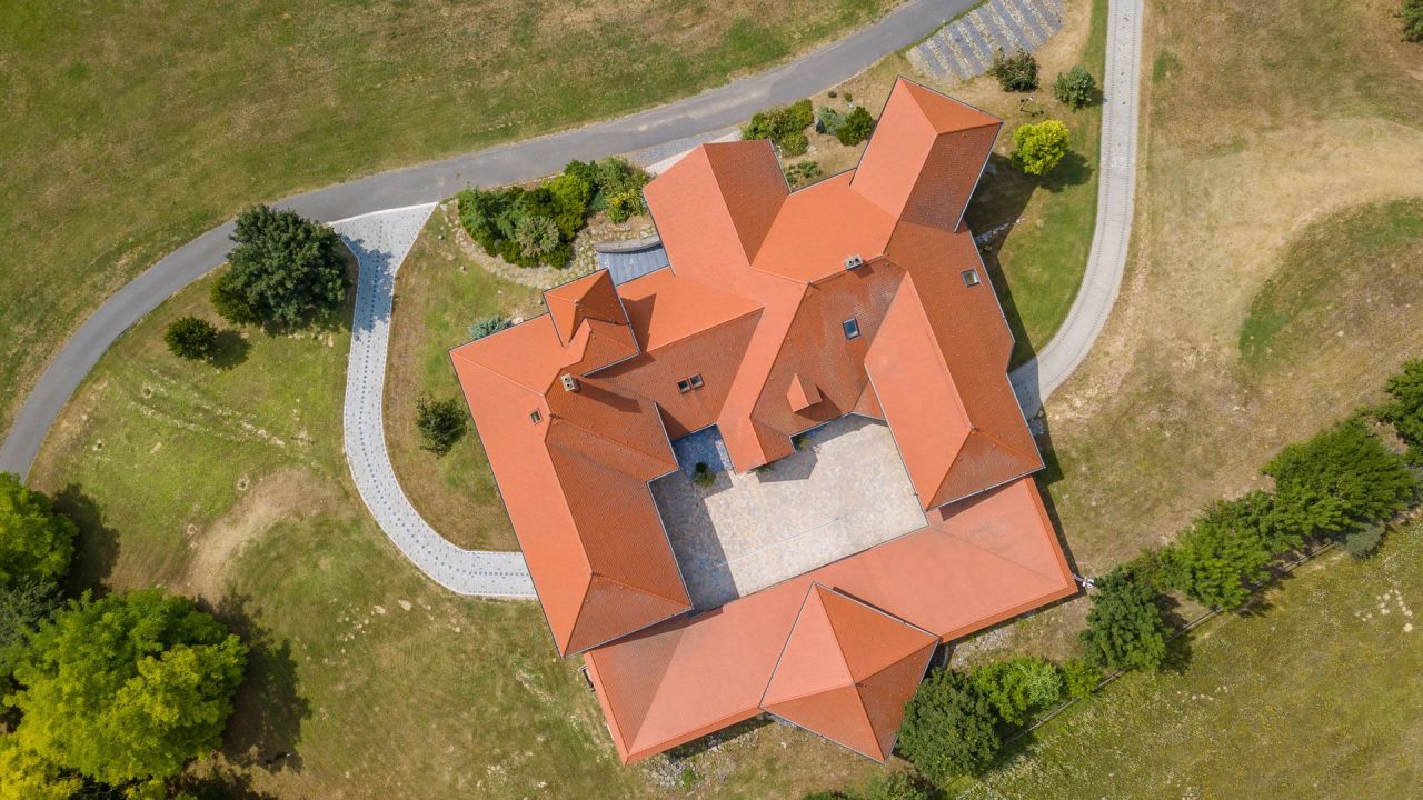 Villa in Siofok, Hungary, 950 m² - picture 5