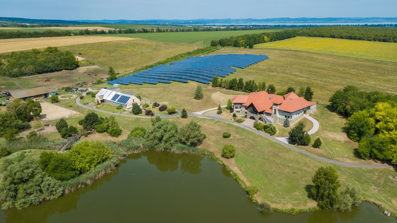 Villa in Siofok, Hungary, 950 m² - picture 3