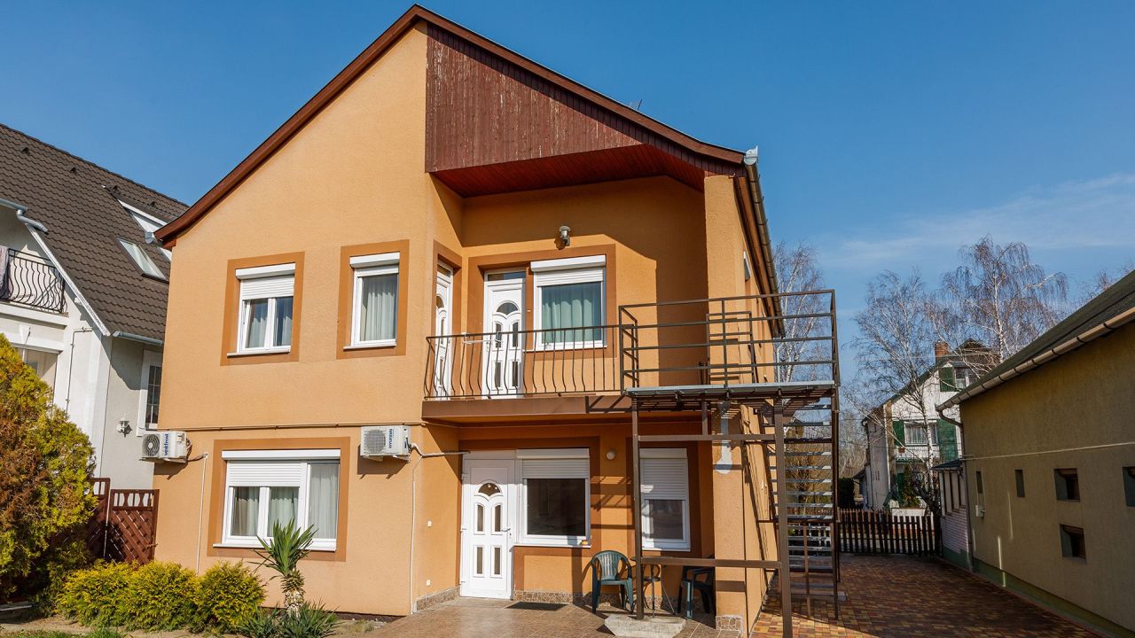 Hôtel à Hévíz, Hongrie, 180 m² - image 1