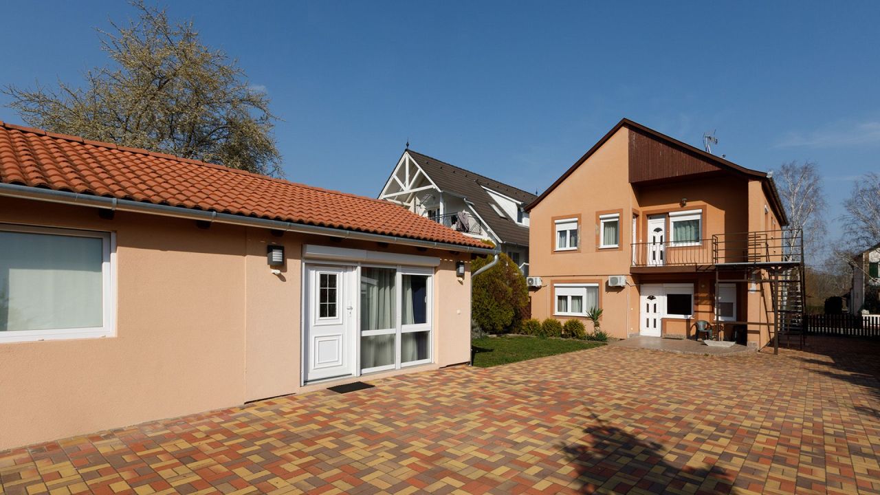 Hôtel à Hévíz, Hongrie, 180 m² - image 4