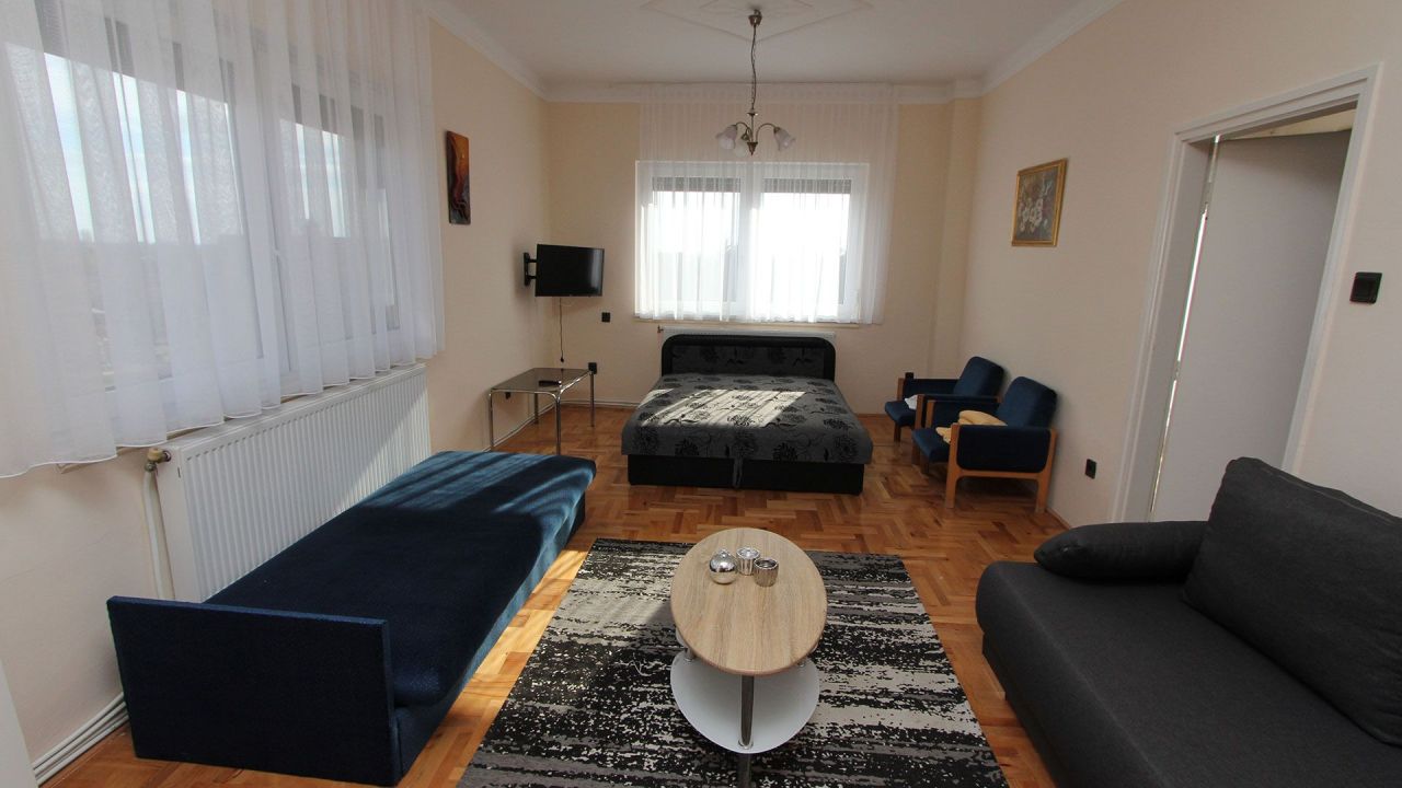 Hotel in Vonyarcvashegy, Hungary, 323 m² - picture 12