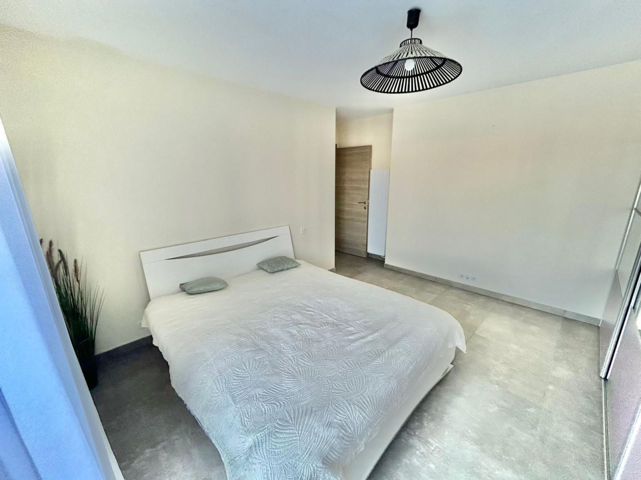 Flat in Cap d'Antibes, France, 75 m² - picture 11