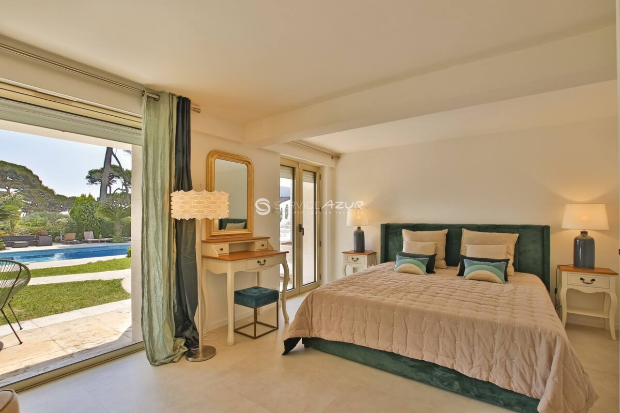 Villa à Antibes, France, 300 m² - image 5
