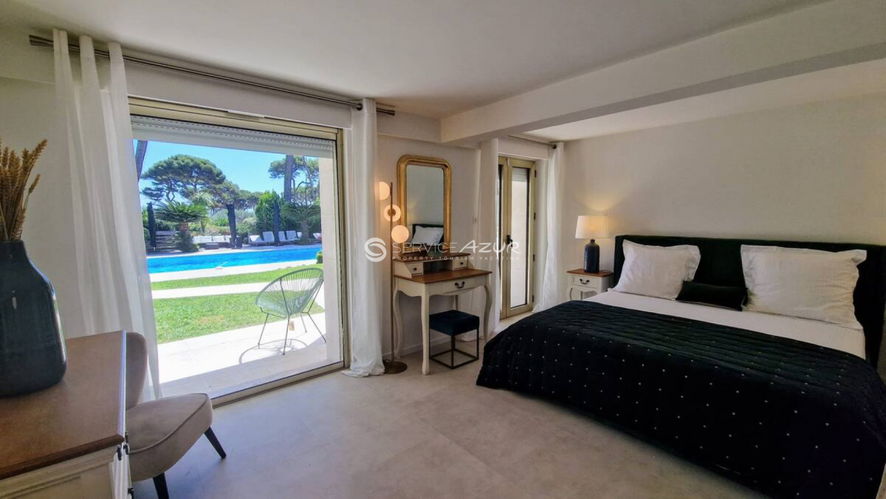 Villa à Antibes, France, 300 m² - image 6