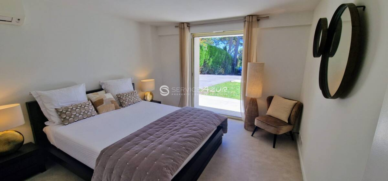 Villa à Antibes, France, 300 m² - image 8