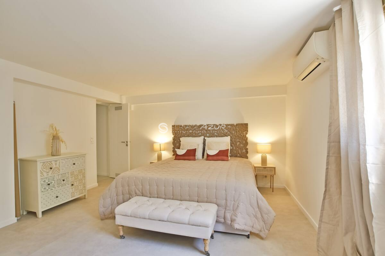 Villa à Antibes, France, 300 m² - image 10