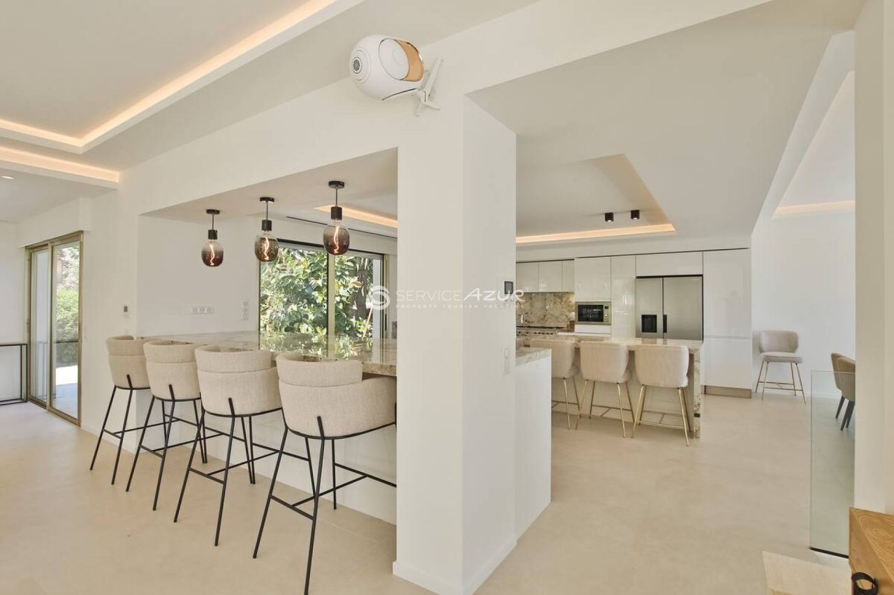 Villa à Antibes, France, 300 m² - image 11