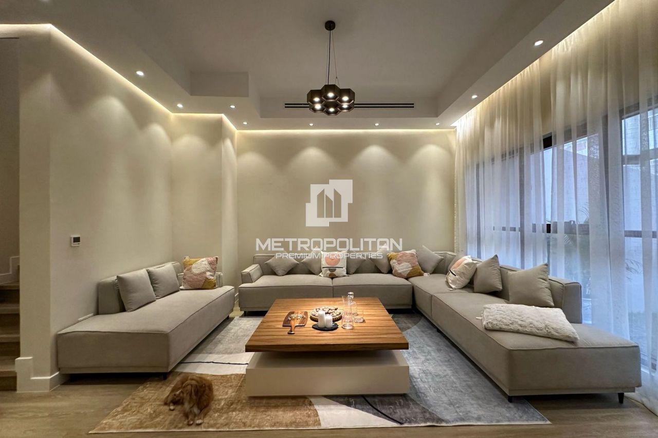 Villa en Dubái, EAU, 338 m² - imagen 1