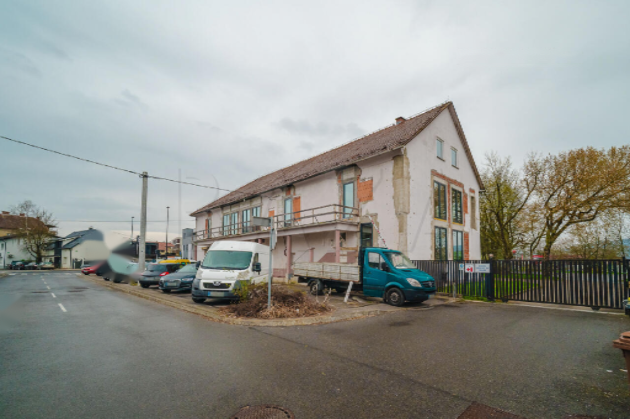 Office in Ljubljana, Slovenia, 1 045 m² - picture 3