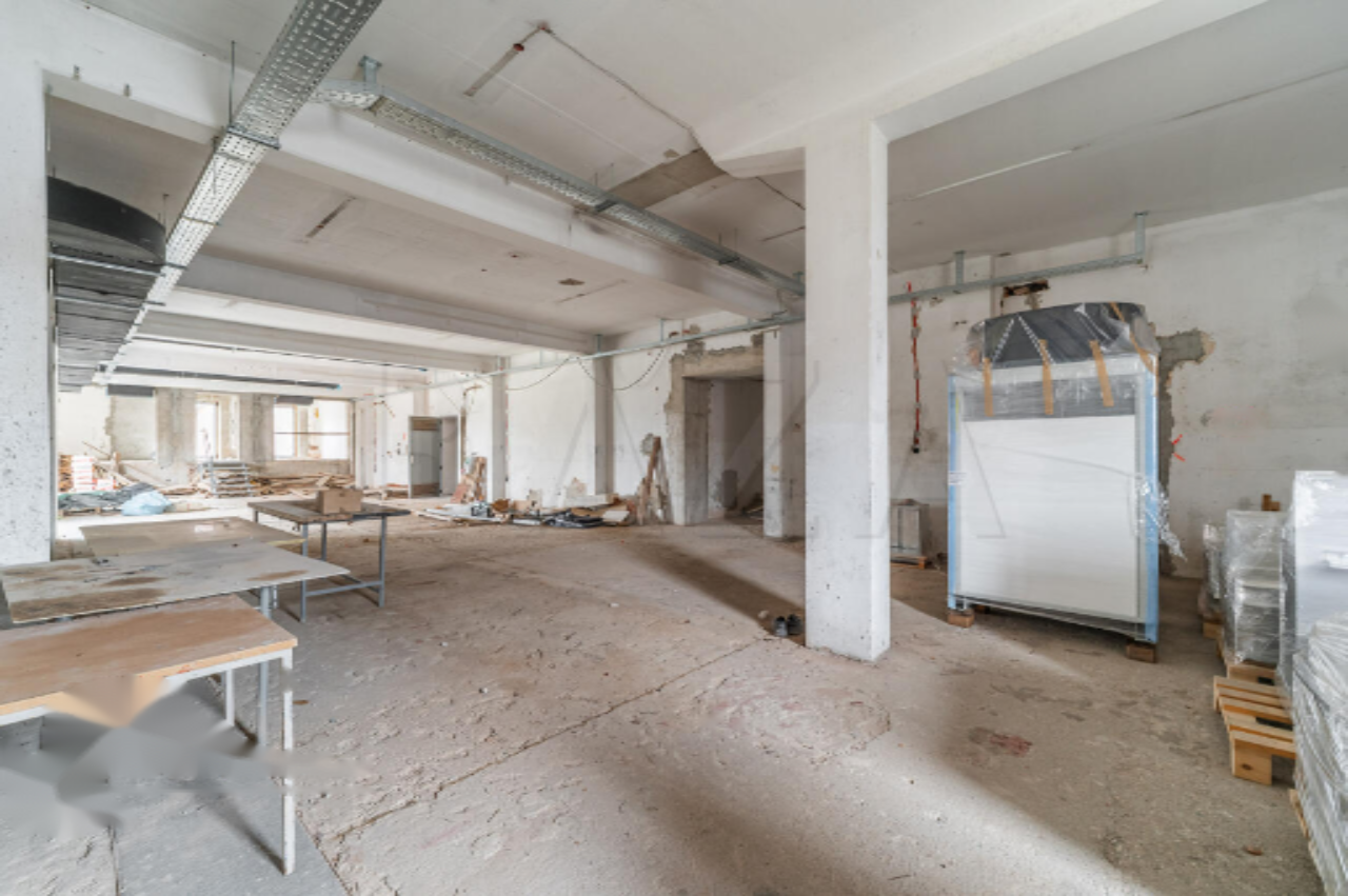 Office in Ljubljana, Slovenia, 1 045 m² - picture 15