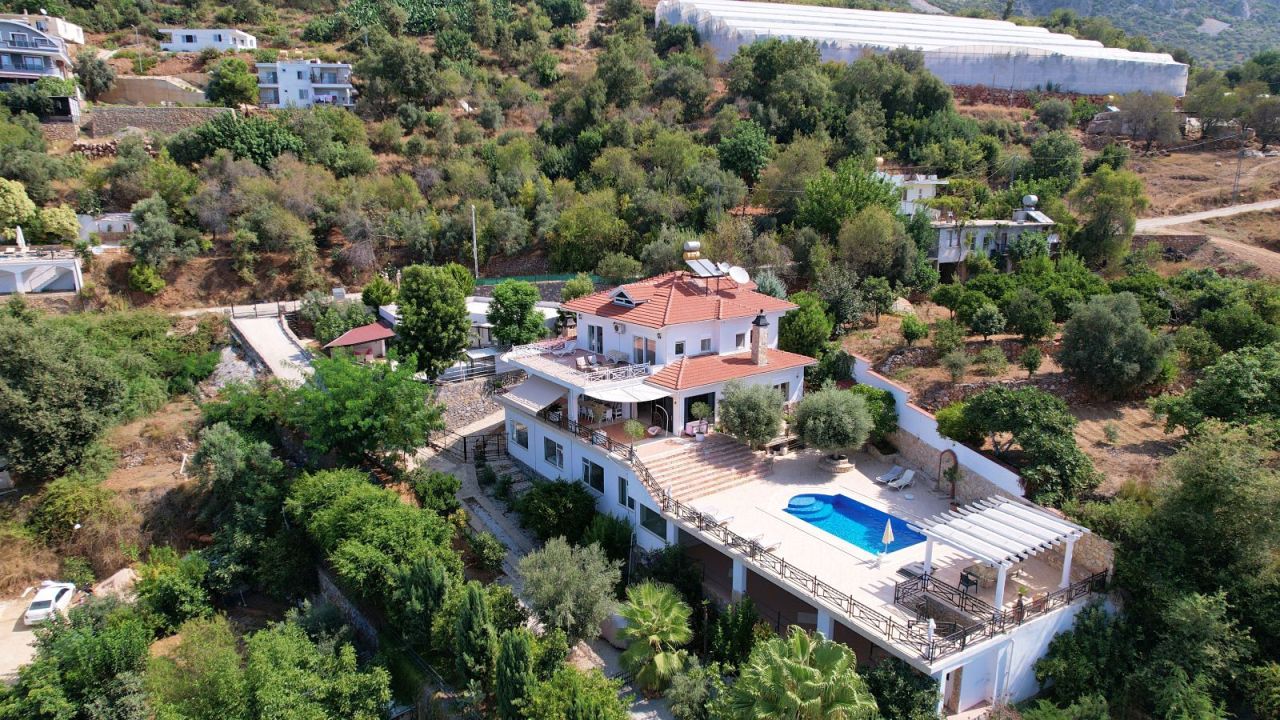 Villa à Alanya, Turquie, 430 m² - image 1