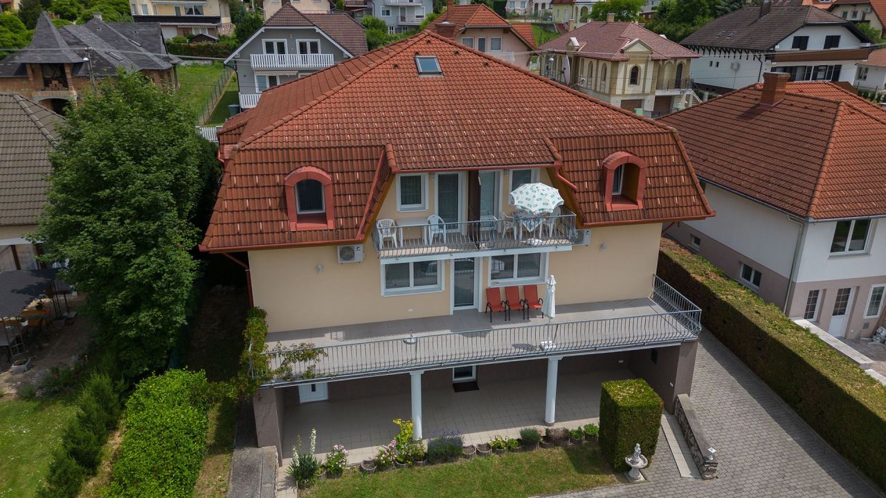 Hotel en Hévíz, Hungría, 420 m² - imagen 1