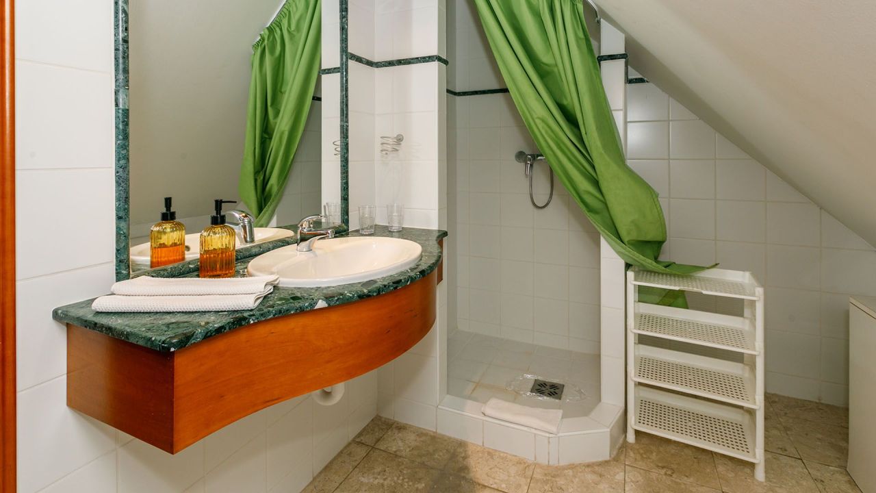 Hotel en Hévíz, Hungría, 500 m² - imagen 17