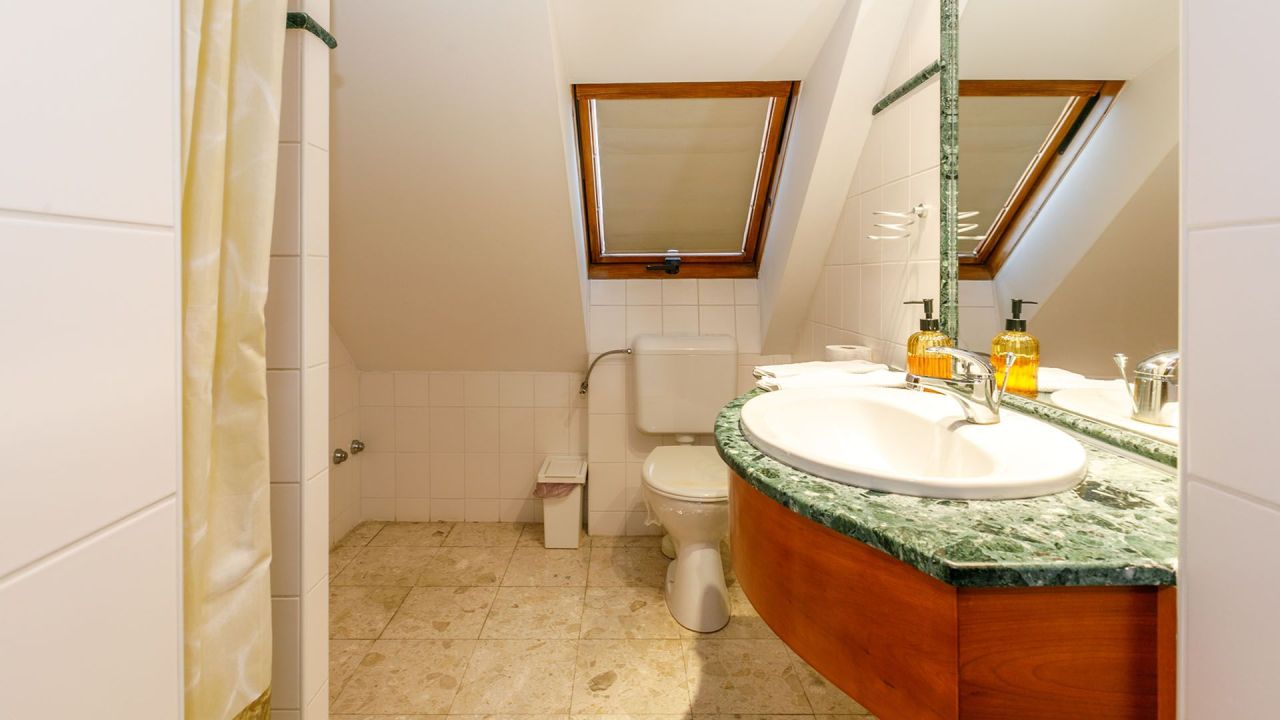 Hotel en Hévíz, Hungría, 500 m² - imagen 18