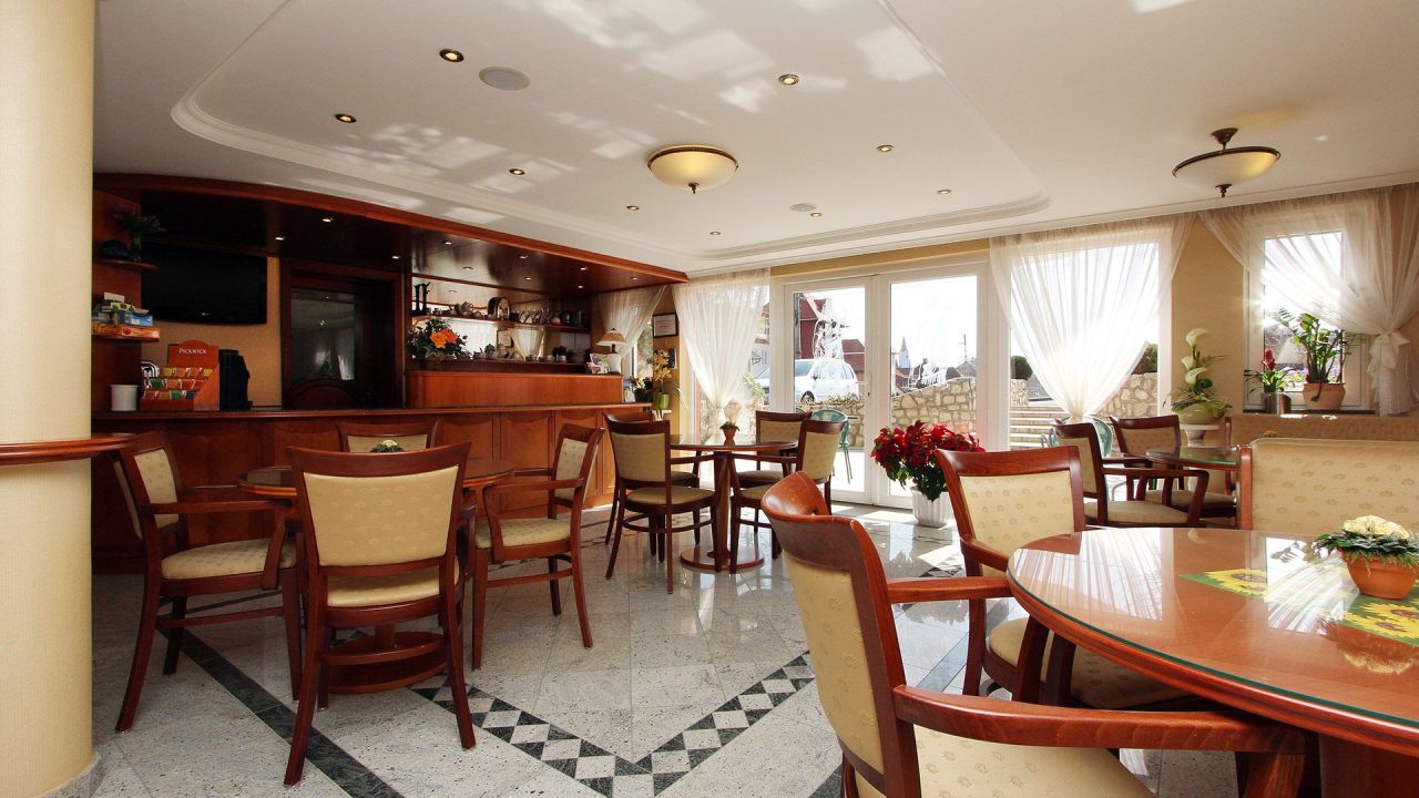 Hôtel à Hévíz, Hongrie, 600 m² - image 4