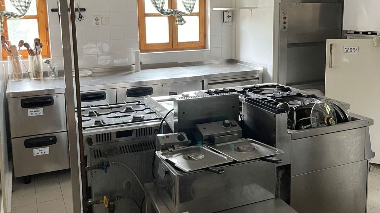 Café, restaurant à Hévíz, Hongrie, 240 m² - image 13