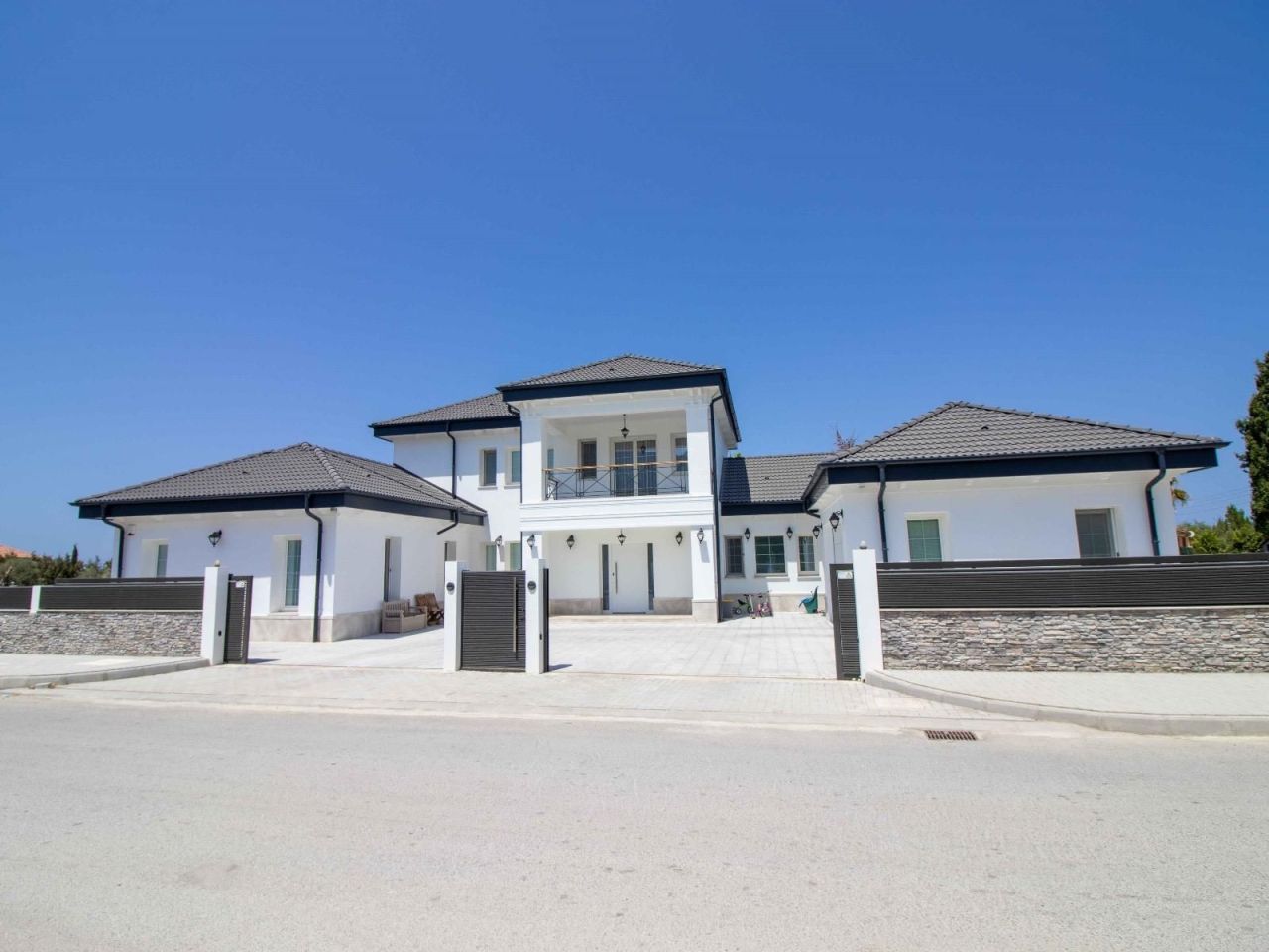 Casa en Kyrenia, Chipre, 745 m² - imagen 7