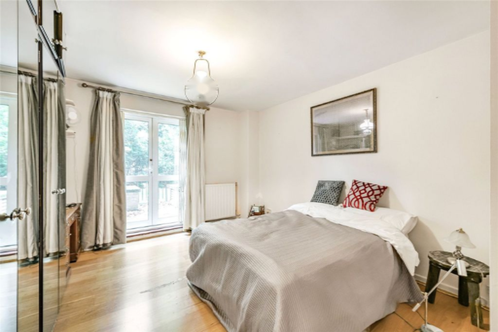 Flat in London, United Kingdom, 54 m² - picture 1