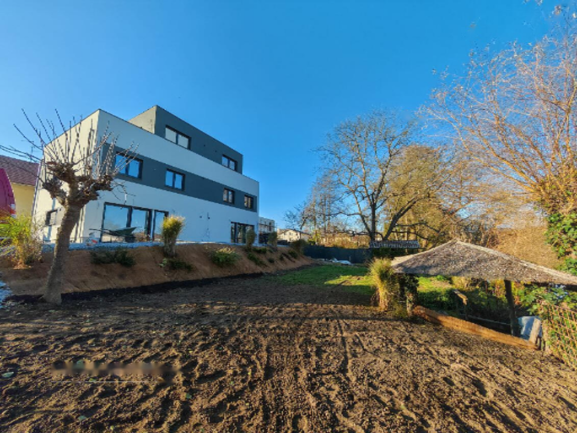 House in Ljubljana, Slovenia, 326 m² - picture 2