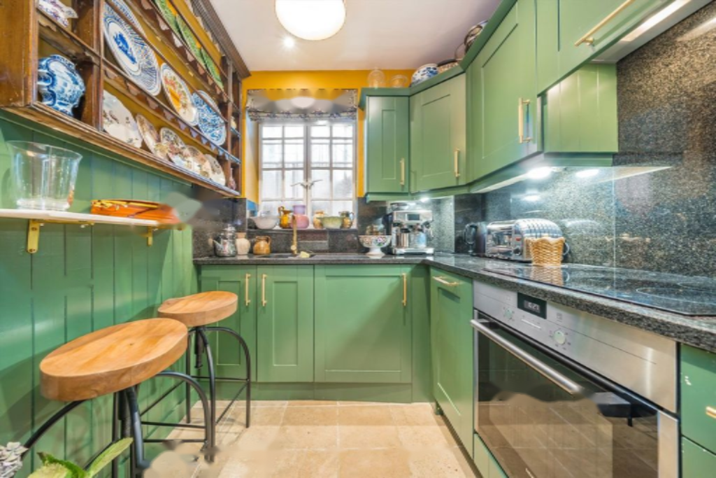 Flat in London, United Kingdom, 43 m² - picture 2