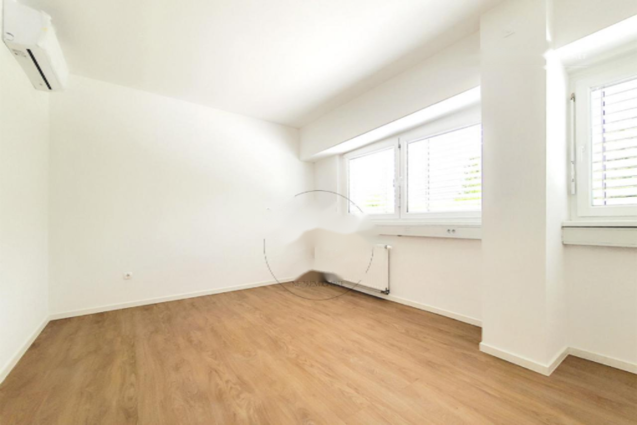 Office in Ljubljana, Slovenia, 136 m² - picture 8