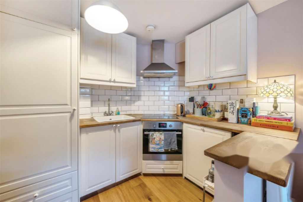 Flat in London, United Kingdom, 32 m² - picture 9