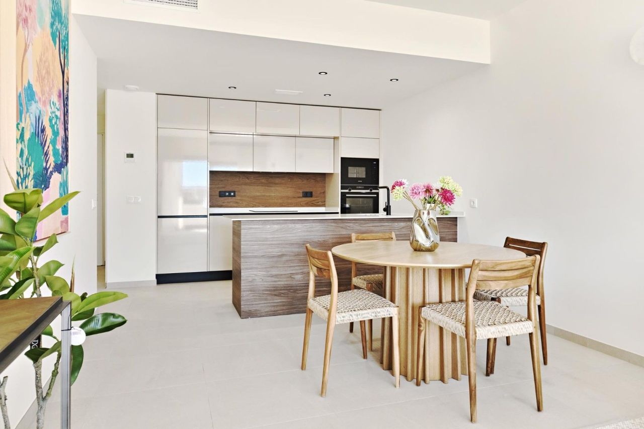 Bungalow in Torrevieja, Spain, 98 m² - picture 6