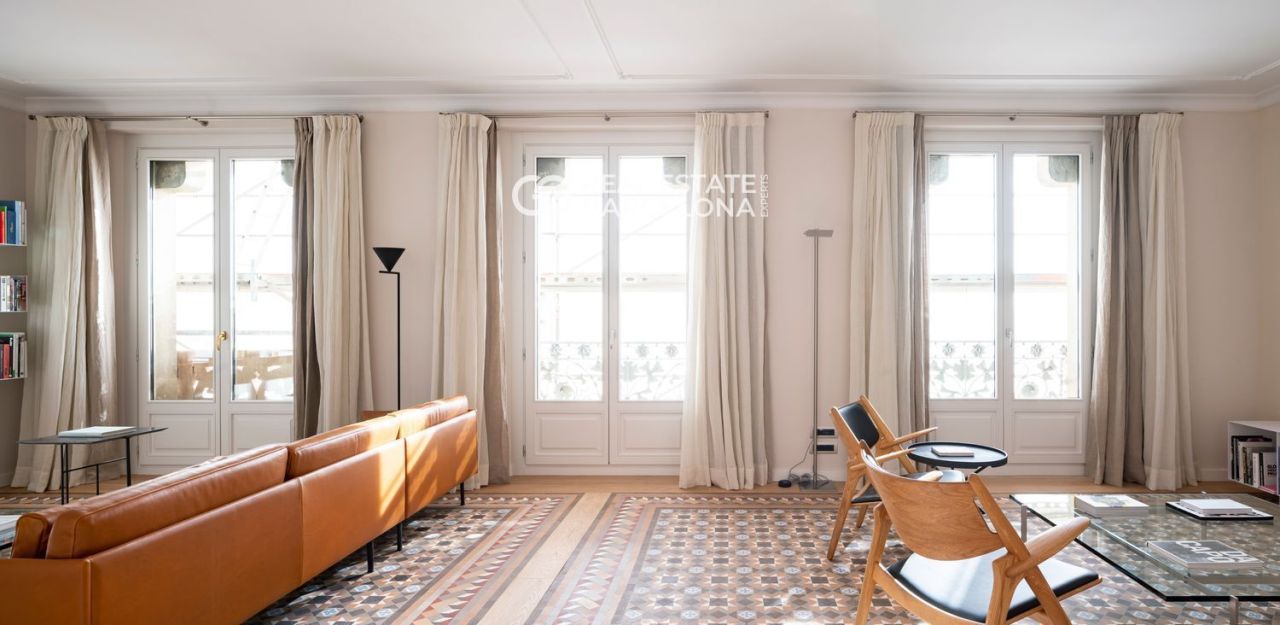 Flat in Barcelona, Spain, 187 m² - picture 7