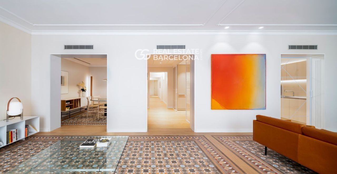 Flat in Barcelona, Spain, 187 m² - picture 11