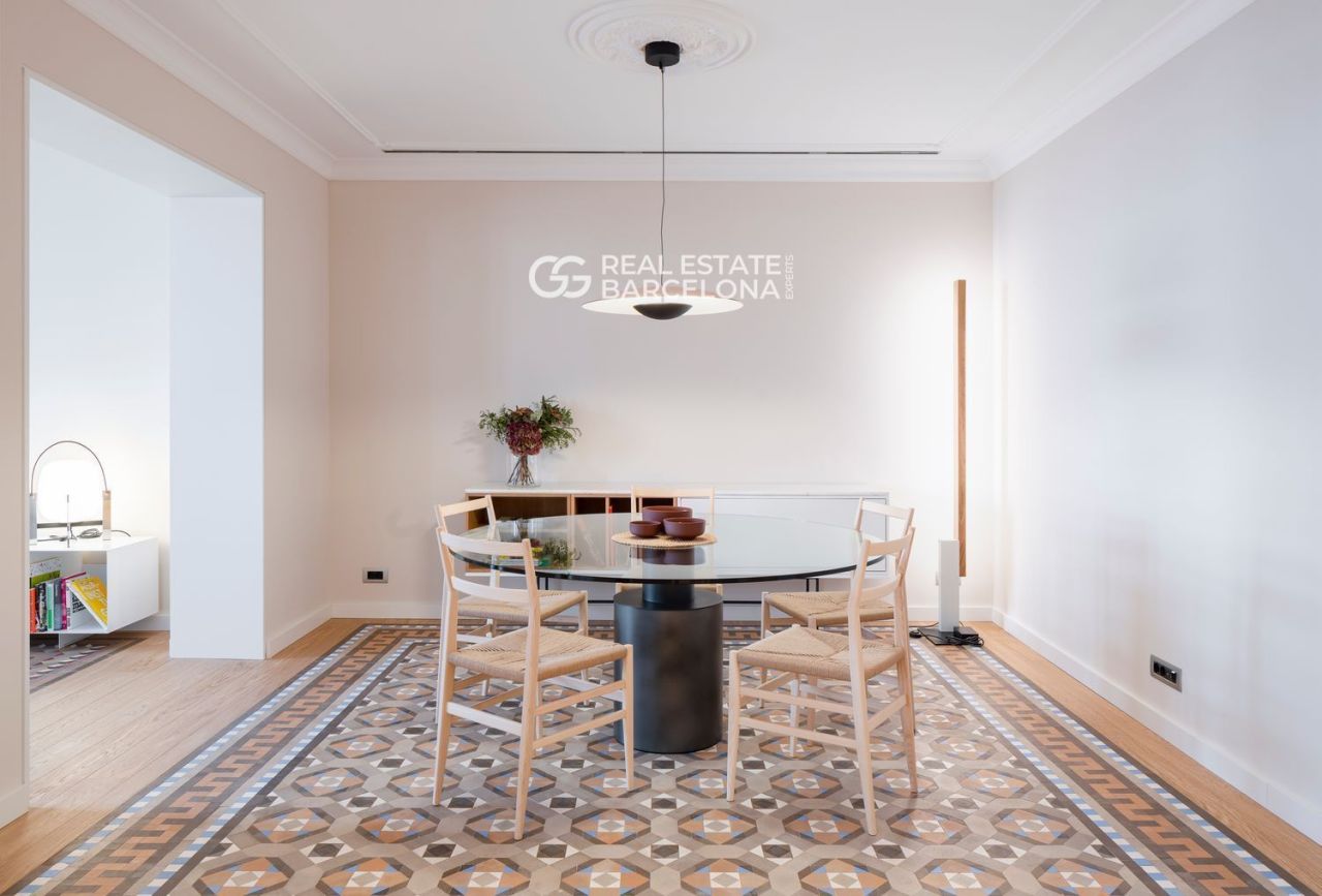 Flat in Barcelona, Spain, 187 m² - picture 12