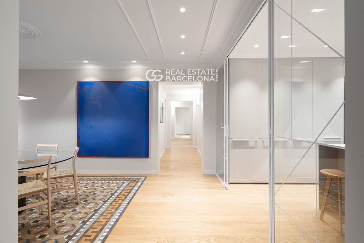 Flat in Barcelona, Spain, 187 m² - picture 14