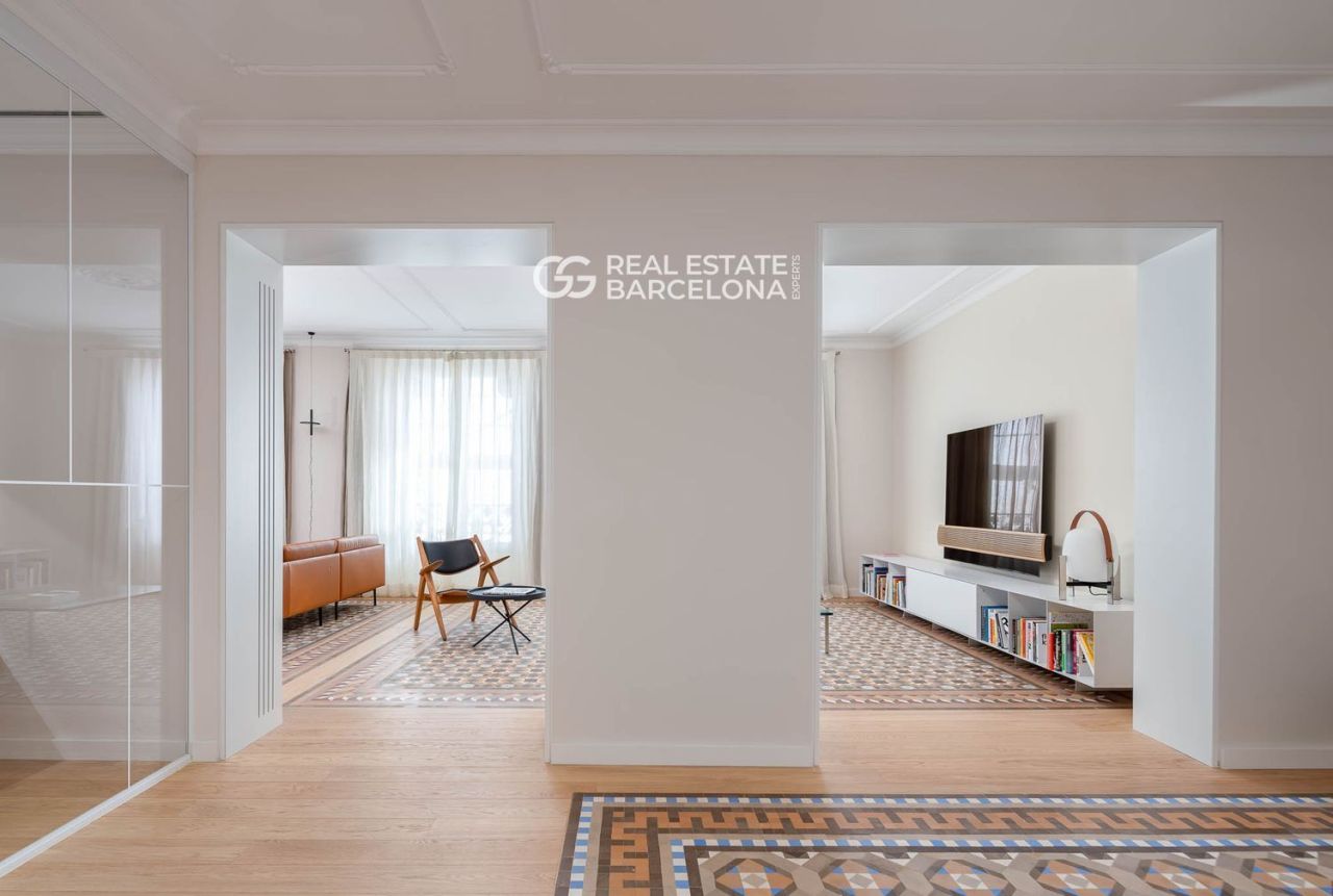 Flat in Barcelona, Spain, 187 m² - picture 15