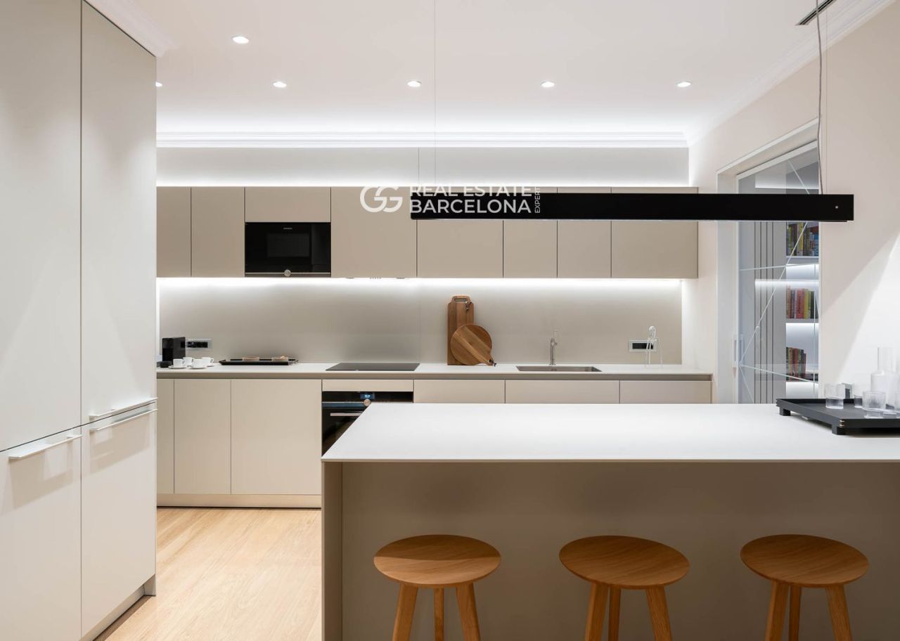 Flat in Barcelona, Spain, 187 m² - picture 18