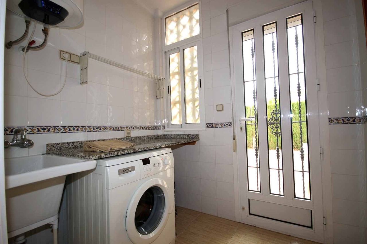 Villa en Guardamar del Segura, España, 106 m² - imagen 16