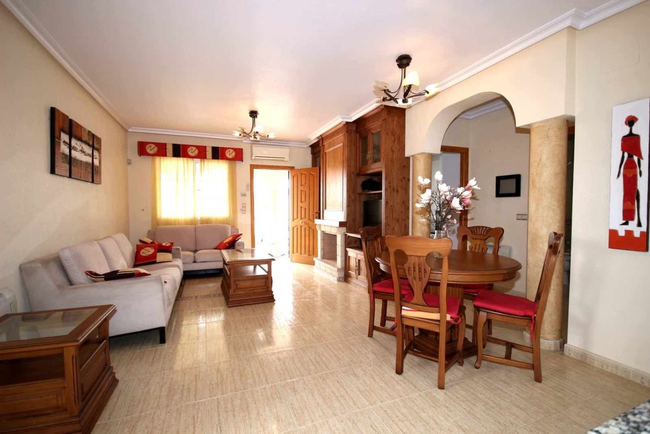 Villa en Guardamar del Segura, España, 106 m² - imagen 13