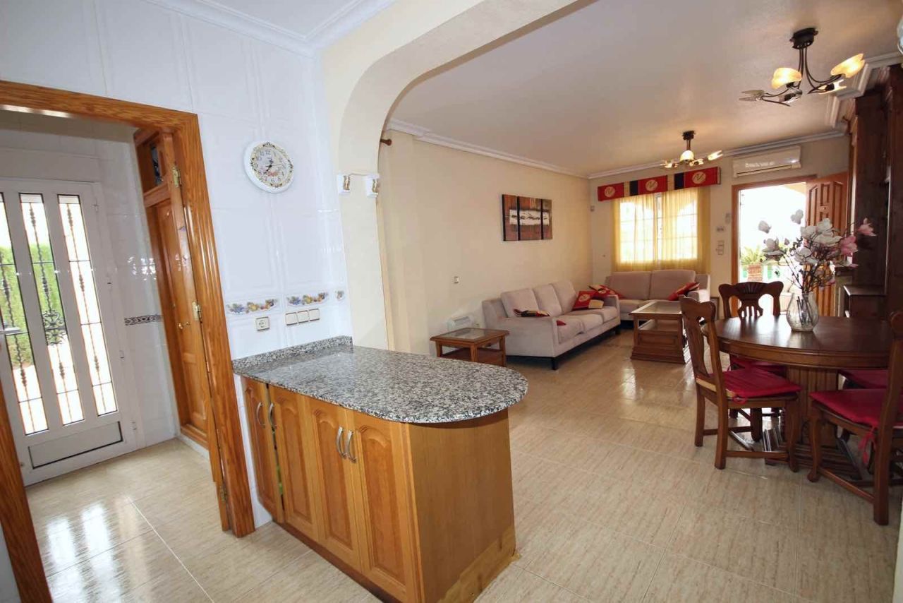 Villa en Guardamar del Segura, España, 106 m² - imagen 18