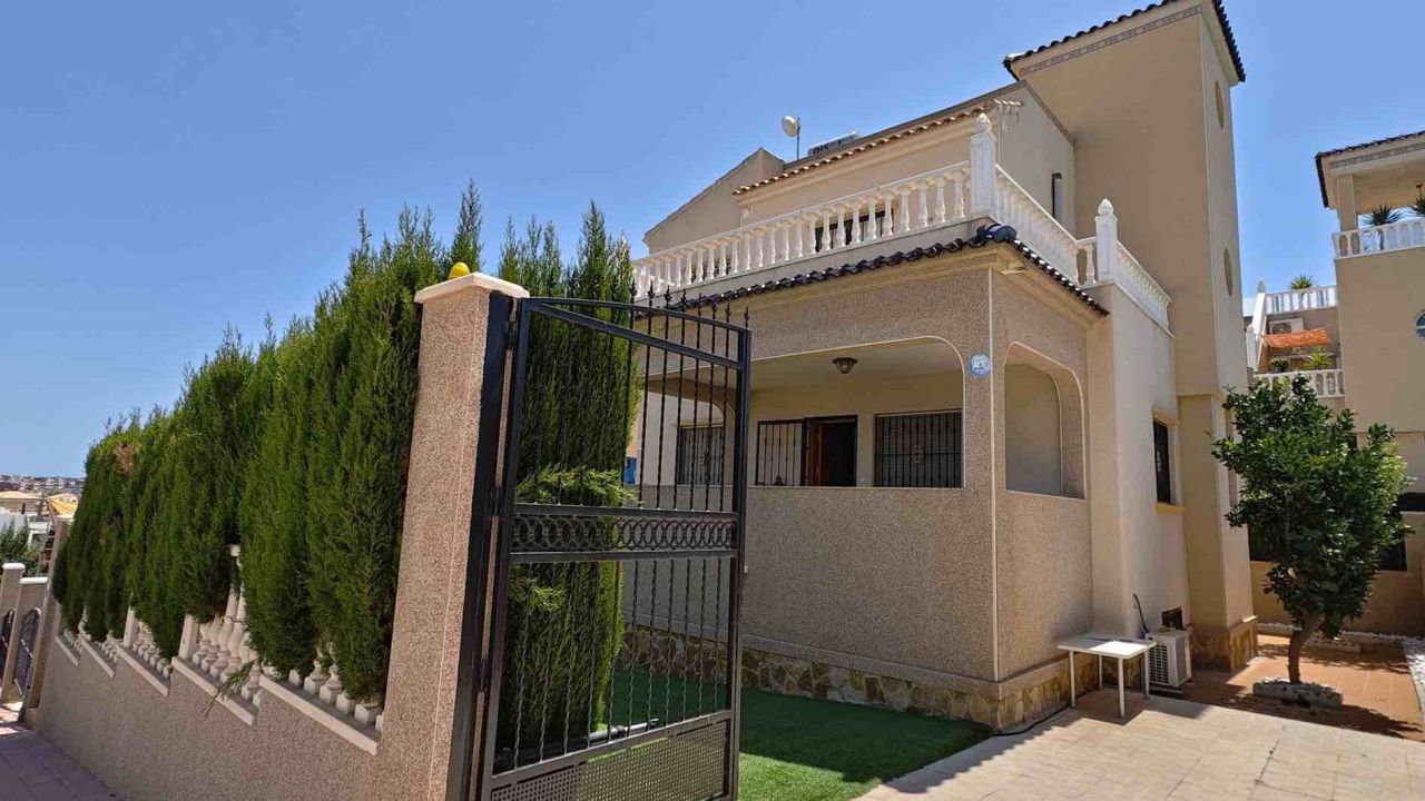 Villa à Villamartin, Espagne, 207 m² - image 3