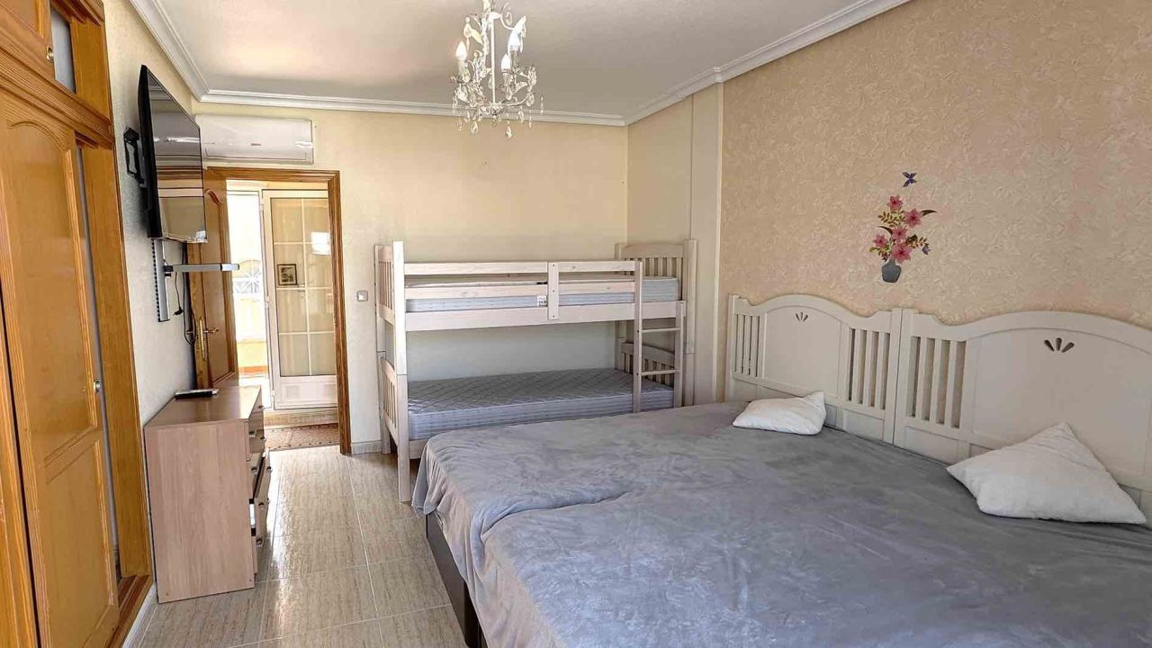 Villa à Villamartin, Espagne, 207 m² - image 18