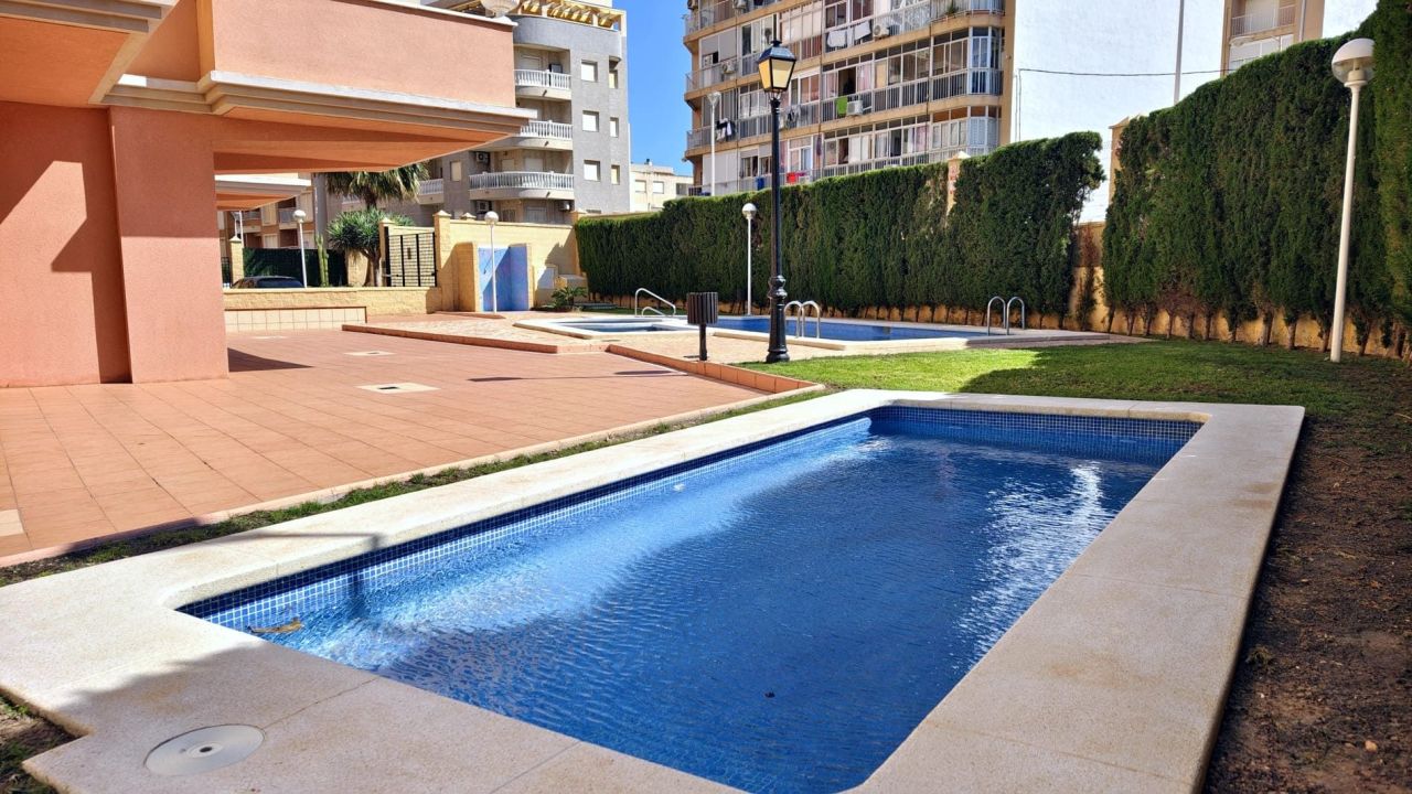 Piso en Torrevieja, España, 63 m² - imagen 7
