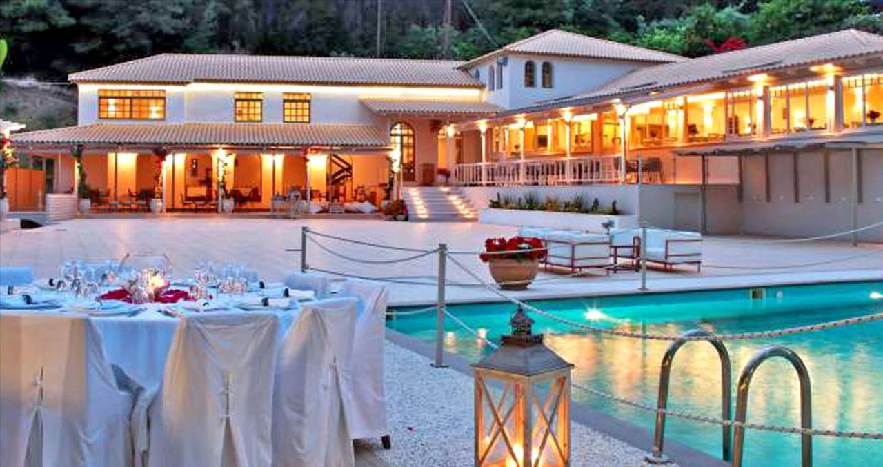 Café, restaurant en Péloponnèse, Grèce, 1 000 m² - image 1