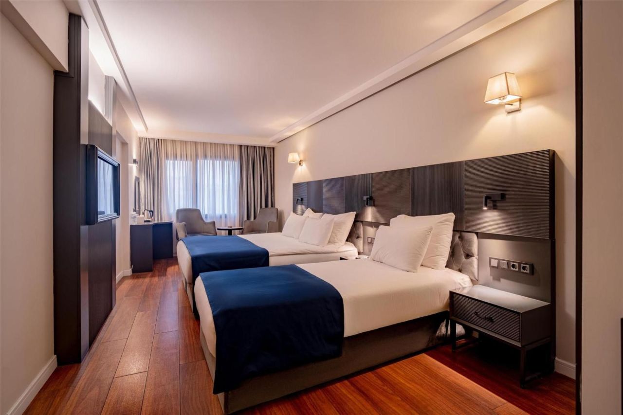 Investment project in Izmir, Turkey, 24 190 m² - picture 1