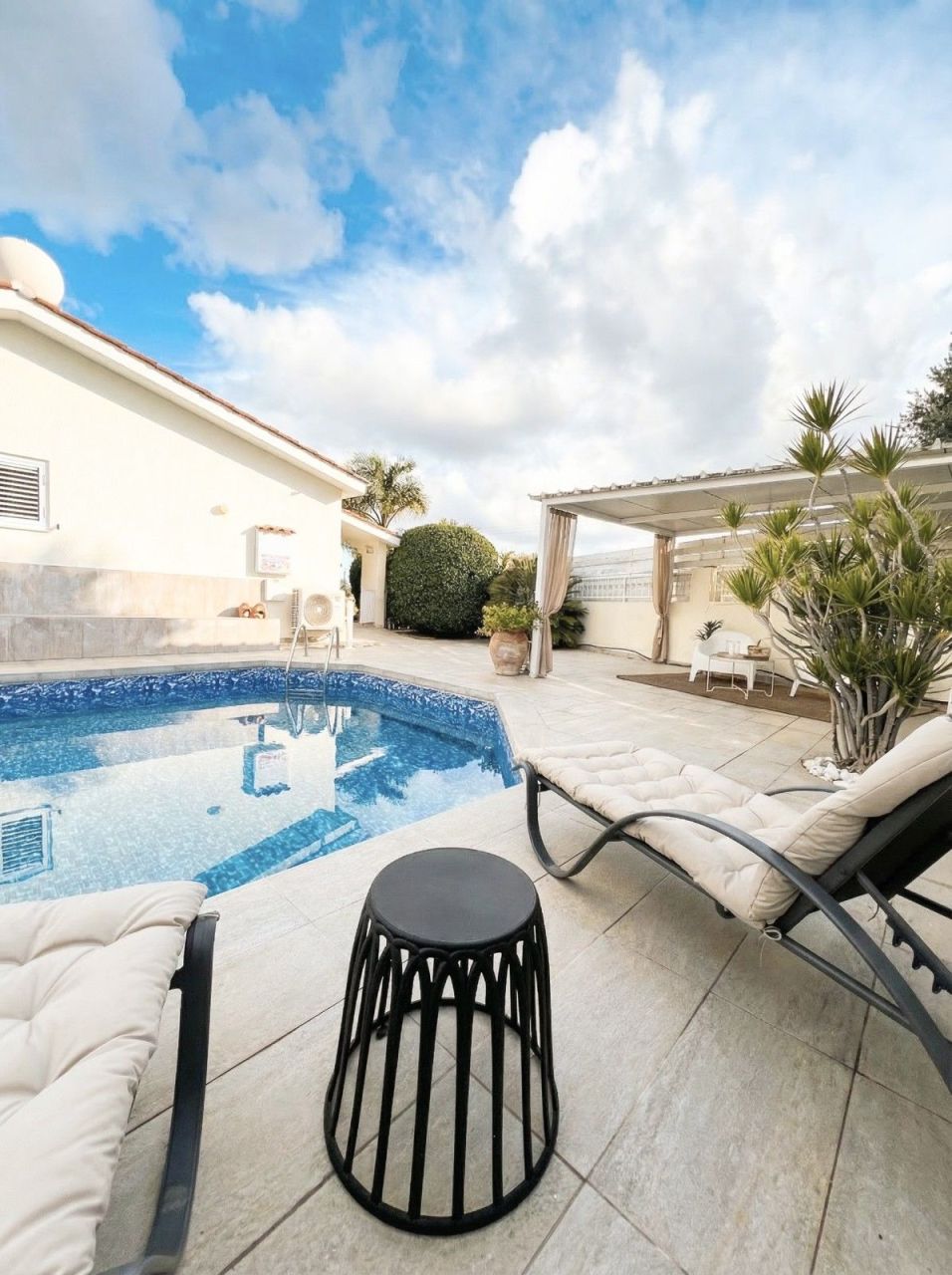 Bungalow in Paphos, Cyprus, 118 m² - picture 1