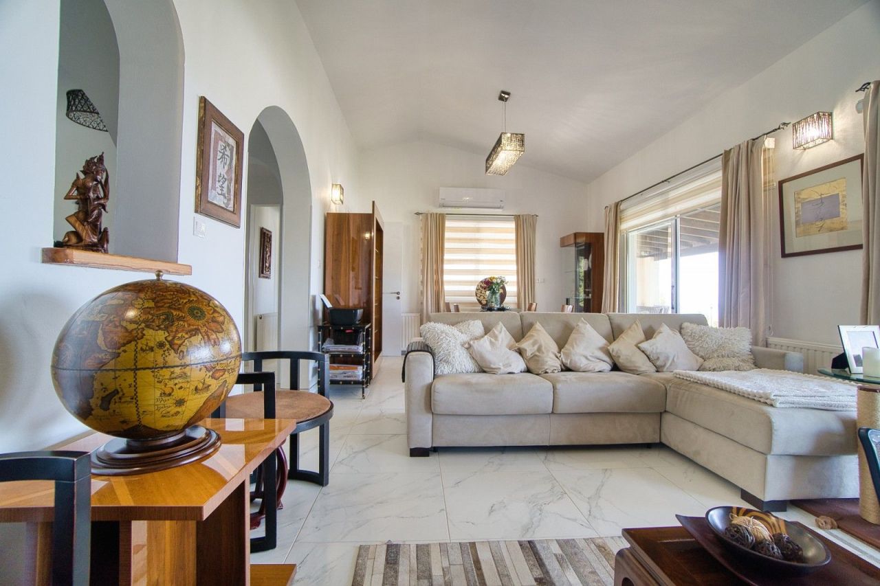 Villa in Paphos, Cyprus, 200 m² - picture 8