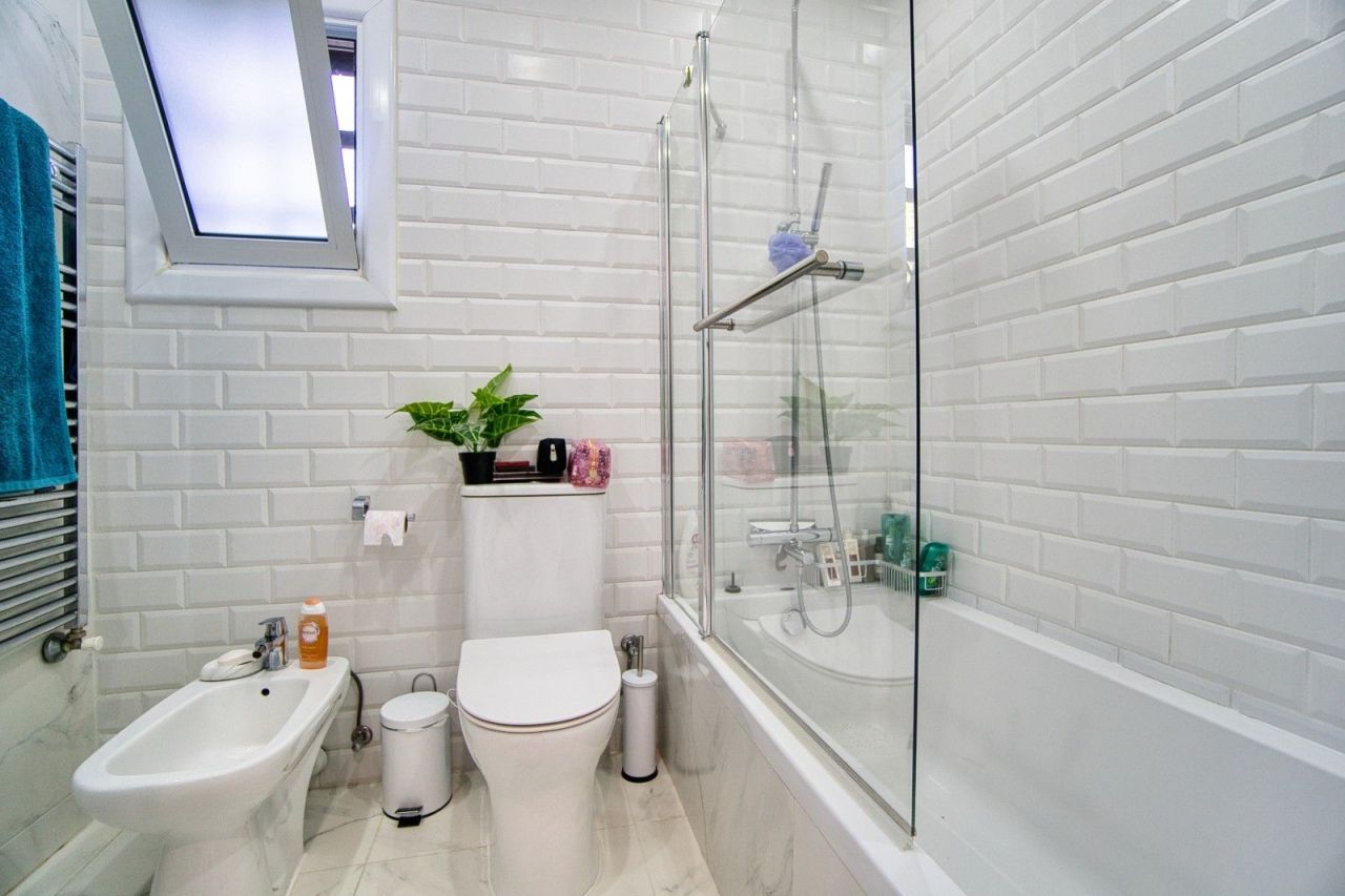 Villa in Paphos, Cyprus, 200 m² - picture 15