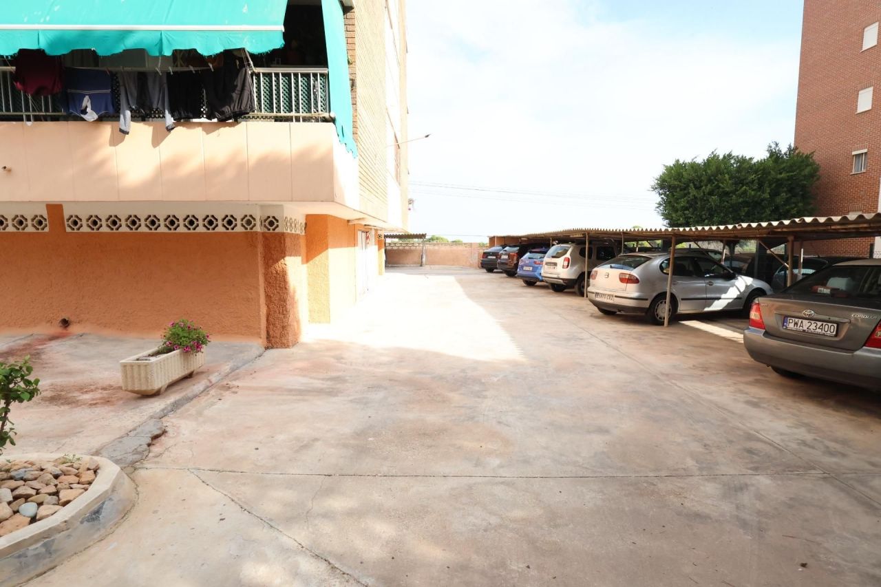 Flat in Punta Prima, Spain, 70 m² - picture 10