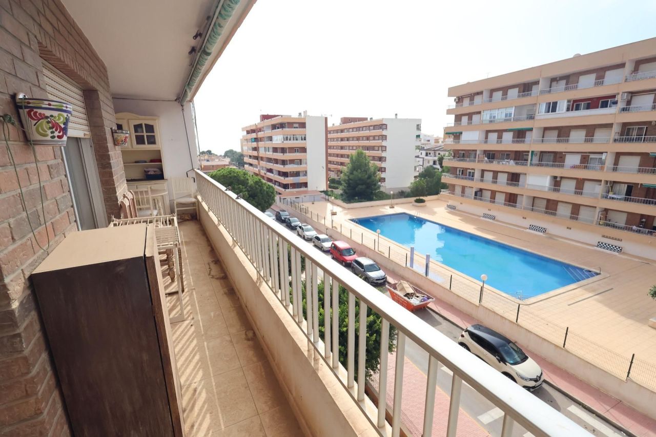 Flat in Punta Prima, Spain, 70 m² - picture 1