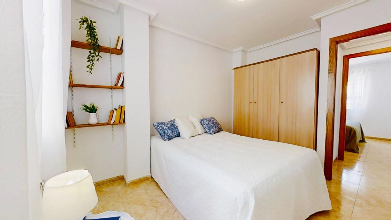 Flat in Torrevieja, Spain, 70 m² - picture 4