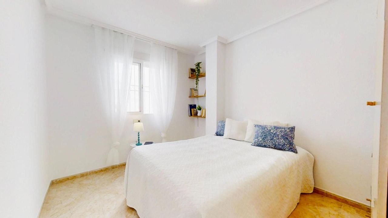 Flat in Torrevieja, Spain, 70 m² - picture 13
