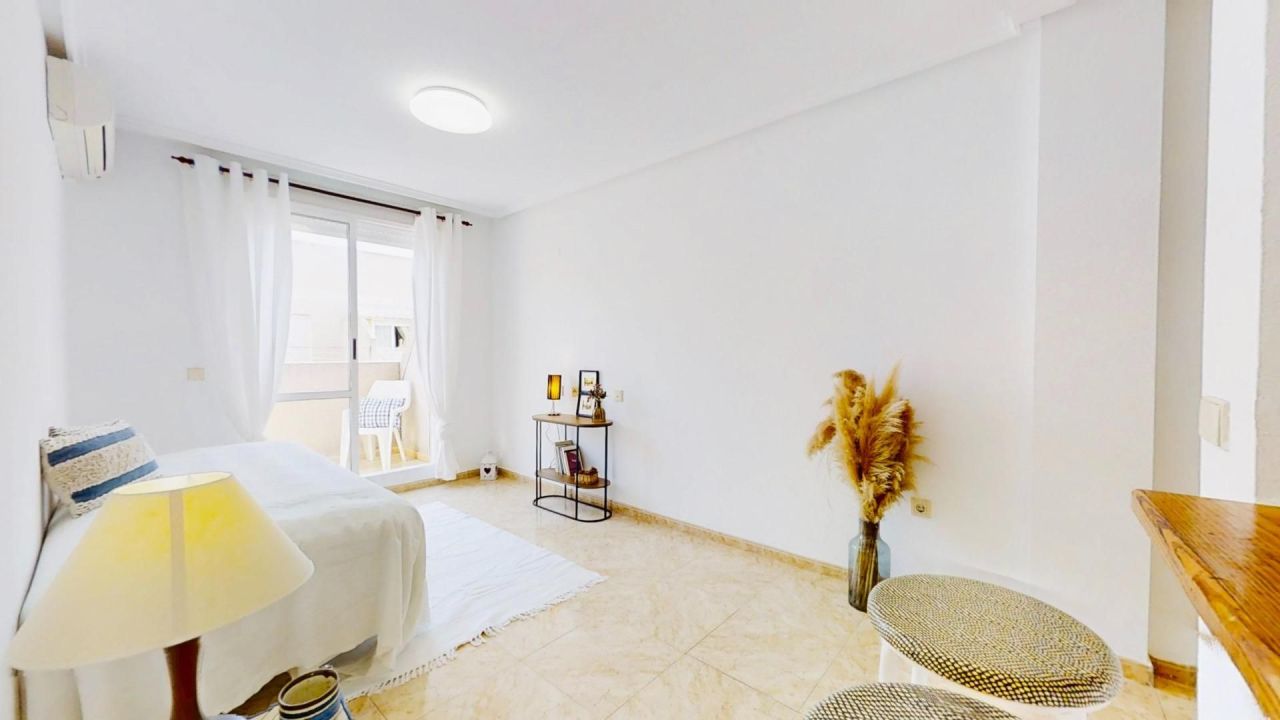 Flat in Torrevieja, Spain, 70 m² - picture 1